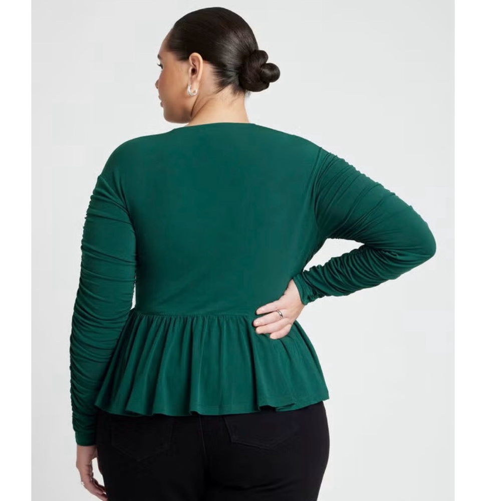 Elegant Green Long Sleeve Top - Picture 2 of 4
